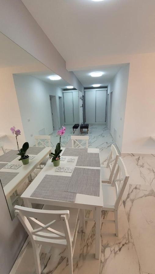 Magic Mirror Apartment ซาตูมาเร ภายนอก รูปภาพ